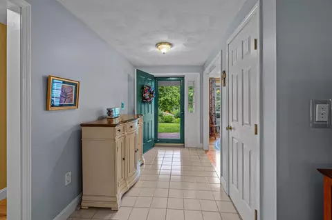 Entry Way - 1 Trent Rd, Hooksett, NH 03106 photo 2 of 2