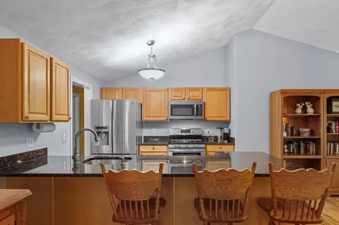 Kitchen - 1 Trent Rd, Hooksett, NH 03106 photo 6 of 7