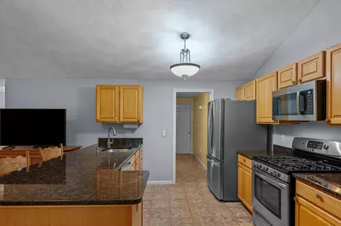 Kitchen - 1 Trent Rd, Hooksett, NH 03106 photo 7 of 7