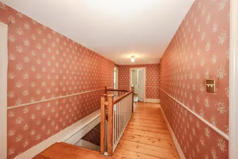 Entry Way - 443 Centre St, Sullivan, NH 03445 photo 5 of 10