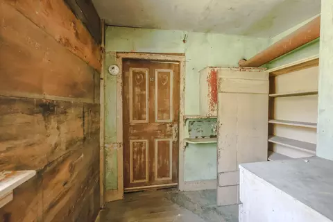 Entry Way - 443 Centre St, Sullivan, NH 03445 photo 9 of 11