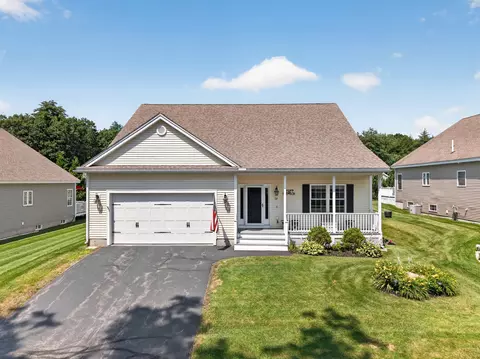 28 Torrey Pines Cir, Plaistow, NH 03865