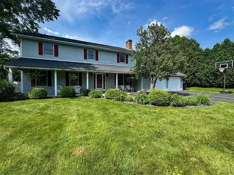 17 Elmwood Dr, Rutland, VT 05701