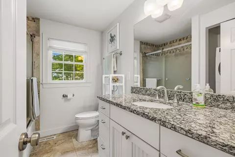 Bath - 415 High St # 2, Hampton, NH 03842 photo 1 of 1