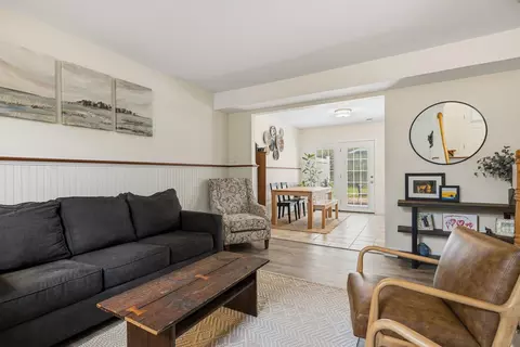 Living - 415 High St # 2, Hampton, NH 03842 photo 2 of 3