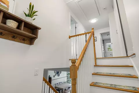 Entry Way - 415 High St # 2, Hampton, NH 03842 photo 3 of 5