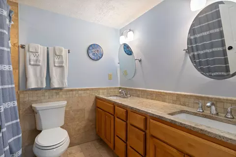 Bath - 939 Ocean Blvd #6, Hampton, NH 03842 photo 1 of 2