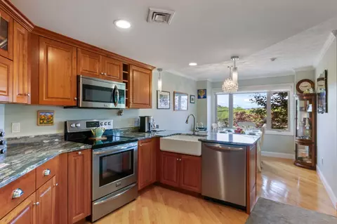 Kitchen - 939 Ocean Blvd #6, Hampton, NH 03842 photo 2 of 3