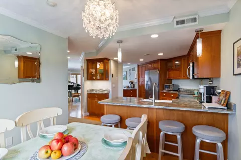 Dining - 939 Ocean Blvd #6, Hampton, NH 03842 photo 3 of 3