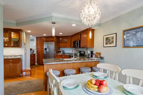 Dining - 939 Ocean Blvd #6, Hampton, NH 03842 photo 2 of 3