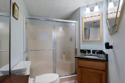 Bath - 939 Ocean Blvd #6, Hampton, NH 03842 photo 2 of 2