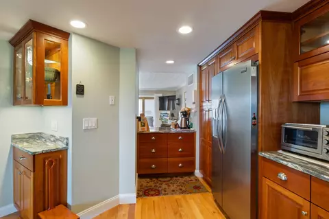 Kitchen - 939 Ocean Blvd #6, Hampton, NH 03842 photo 3 of 3