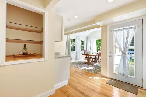 Entry Way - 14 Hampton Falls Rd, Exeter, NH 03833 photo 1 of 4