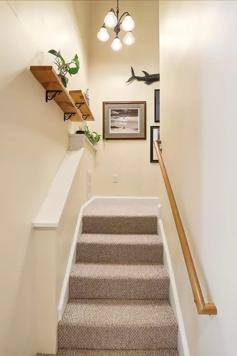 Entry Way - 14 Hampton Falls Rd, Exeter, NH 03833 photo 2 of 4