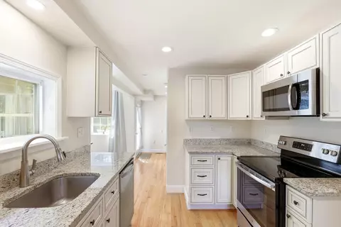 Kitchen - 14 Hampton Falls Rd, Exeter, NH 03833 photo 4 of 6