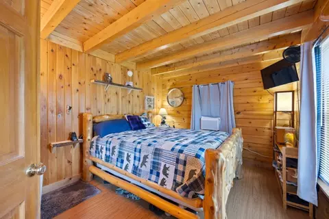 Bedroom - 335 Granite Rd, Ossipee, NH 03864 photo 1 of 1