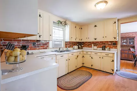 Kitchen - 6 Exeter Rd, Kingston, NH 03848 photo 1 of 4