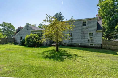 Exterior - 6 Exeter Rd, Kingston, NH 03848 photo 4 of 5
