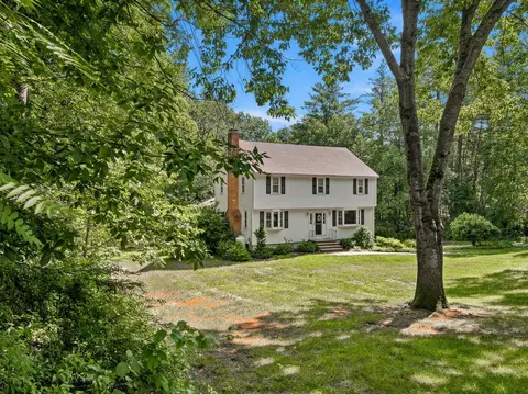 16 Williamsburg Dr, Amherst, NH 03031