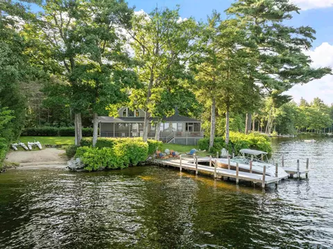 10 Edgewater Dr, Moultonborough, NH 03254