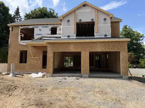 38 Bell St, Nashua, NH 03064