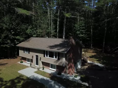Exterior - 5 Robin Acres Dr, Wolfeboro, NH 03894 photo 1 of 4