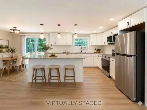 Kitchen - 5 Robin Acres Dr, Wolfeboro, NH 03894 photo 1 of 1
