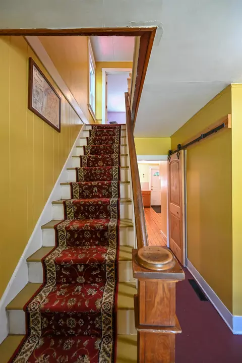 Entry Way - 240 Lower Main E St, Johnson, VT 05656 photo 4 of 8