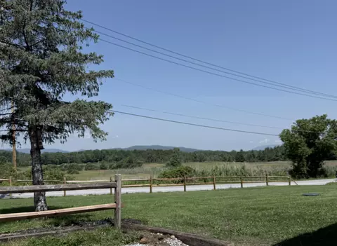 4056 Middle Rd, Clarendon, VT 05759