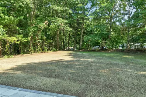 Exterior - 4 Loop Rd, Londonderry, NH 03053 photo 7 of 7