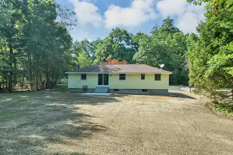 Exterior - 4 Loop Rd, Londonderry, NH 03053 photo 6 of 7