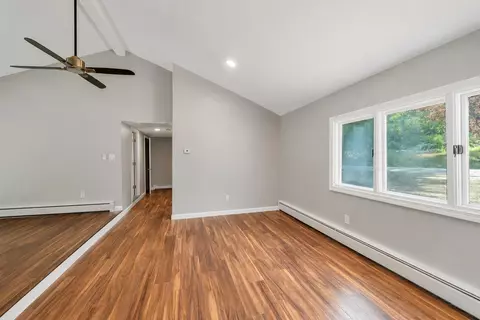Living - 4 Loop Rd, Londonderry, NH 03053 photo 3 of 3