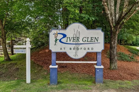 11 Edward Cir, Bedford, NH 03110