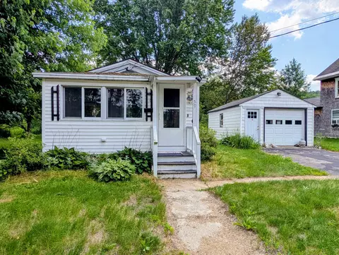 57 Brooklyn St, Northumberland, NH 03582