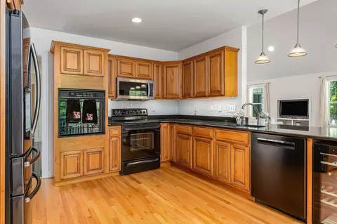 Kitchen - 9 Katie Ln, Hampton, NH 03842 photo 2 of 3