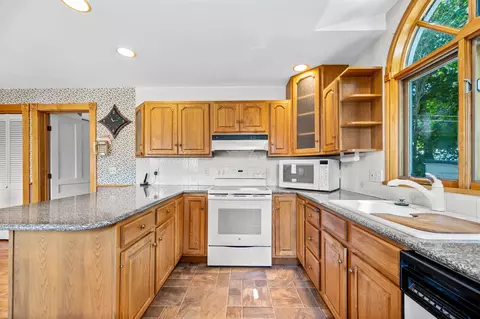 Kitchen - 55 Maple Ave, Barre, VT 05641 photo 3 of 5
