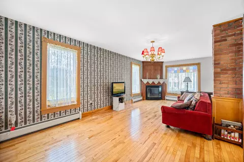 Living - 55 Maple Ave, Barre, VT 05641 photo 2 of 3