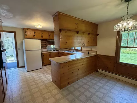 Kitchen - 5 Ridgewood Ter, Exeter, NH 03833 photo 3 of 3