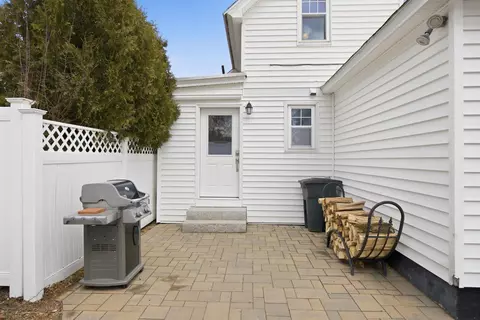 Exterior - 4 K St, Concord, NH 03301 photo 4 of 8