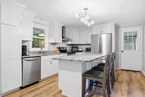 35 Salisbury Rd, Keene, NH 03431