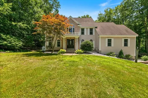3 Rocking Chair Ln, Atkinson, NH 03811