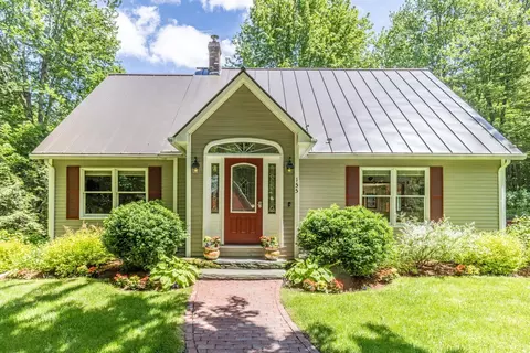 155 Browns Dr, Stowe, VT 05672