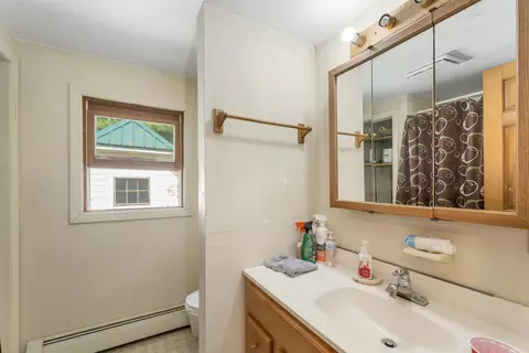 Bath - 104 Tabernacle St, Rumney, NH 03266 photo 1 of 1