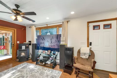 Living - 104 Tabernacle St, Rumney, NH 03266 photo 2 of 2