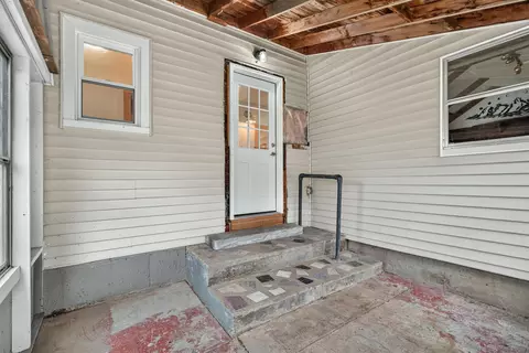 Exterior - 2 Willow St, Proctor, VT 05765 photo 15 of 15