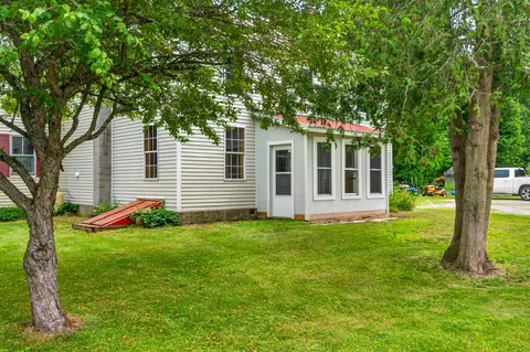 Exterior - 2 Willow St, Proctor, VT 05765 photo 13 of 15