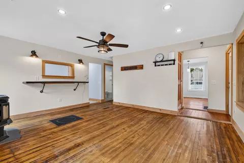 Living - 2 Willow St, Proctor, VT 05765 photo 4 of 5