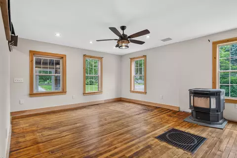 Living - 2 Willow St, Proctor, VT 05765 photo 3 of 5