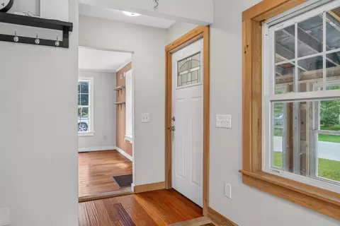 Entry Way - 2 Willow St, Proctor, VT 05765 photo 1 of 10