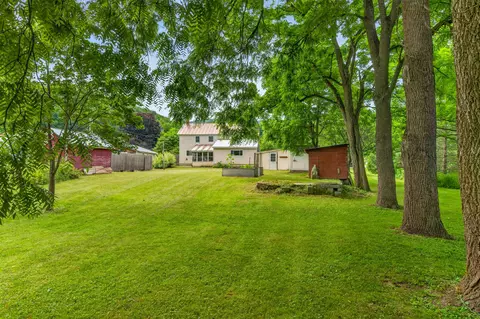 Exterior - 2 Willow St, Proctor, VT 05765 photo 10 of 15